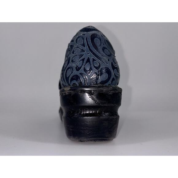 BOC Born Concept Women's Peggy Shoes Navy 8.5 Embossed Paisley Slip-On Clogs EUC - Picture 10 of 13